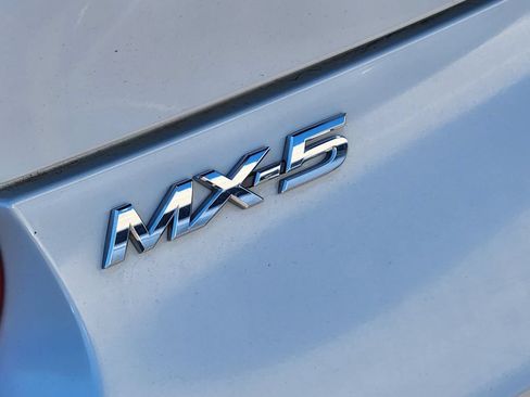 Used 2016 MAZDA MX-5 Miata Grand Touring RWD image 9
