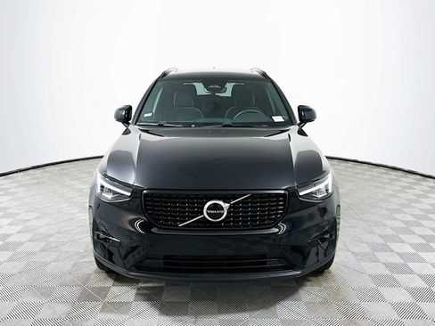 Certified 2023 Volvo XC40 B5 Plus w/ Climate Package image 2