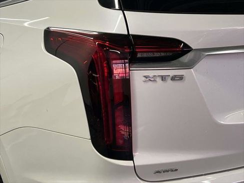 Used 2022 Cadillac XT6 Premium Luxury image 10
