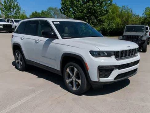 New 2026 Jeep Grand Cherokee Limited AWD/4WD image 2