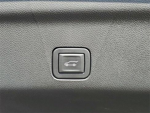 Used 2024 GMC Yukon Denali w/ Advanced Technology Package image 29