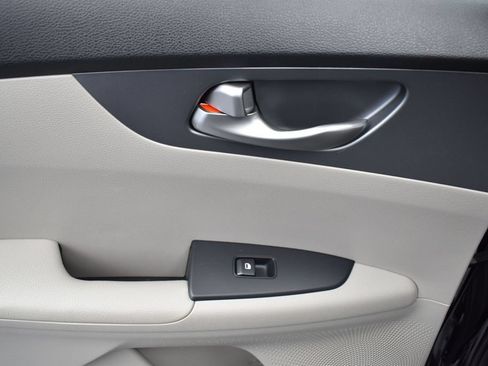 Used 2021 Kia Forte LXS FWD image 38