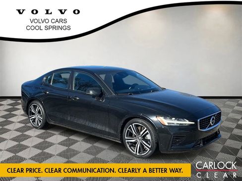 Used 2019 Volvo S60 T8 R-Design image 1