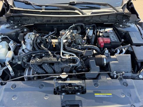 Used 2023 Nissan Altima 2.5 SV FWD image 14