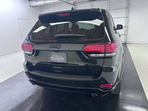 Used 2020 Jeep Grand Cherokee Altitude AWD/4WD image 14