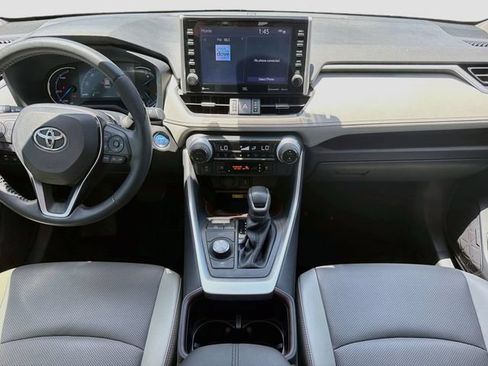 Used 2022 Toyota RAV4 Limited AWD/4WD image 18