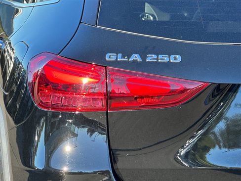 Certified 2025 Mercedes-Benz GLA 250 image 34