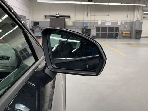 New 2026 Volkswagen Taos SE image 7