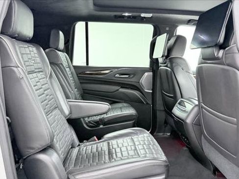 Used 2021 Cadillac Escalade ESV Sport Platinum RWD image 19