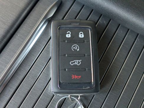 Used 2025 Jeep Wagoneer 4WD w/ Convenience Group I image 32