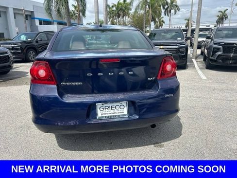 Used 2013 Dodge Avenger SXT FWD image 4
