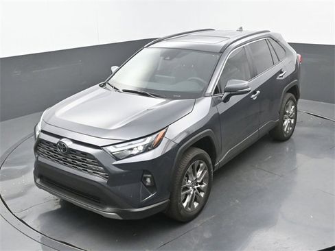 Used 2025 Toyota RAV4 Limited w/ Weather Package image 31