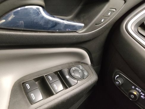 Used 2022 Chevrolet Equinox LS AWD/4WD image 27