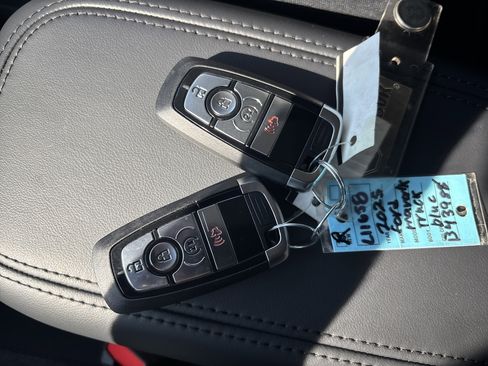 New 2025 Ford Maverick XLT w/ XLT Luxury Package image 32