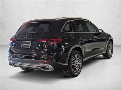 Used 2026 Mercedes-Benz GLC 300 image 2