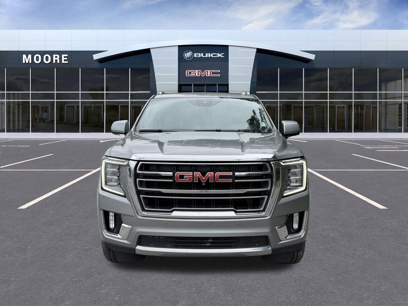 Used 2023 GMC Yukon SLT w/ SLT Premium Package AWD/4WD image 3