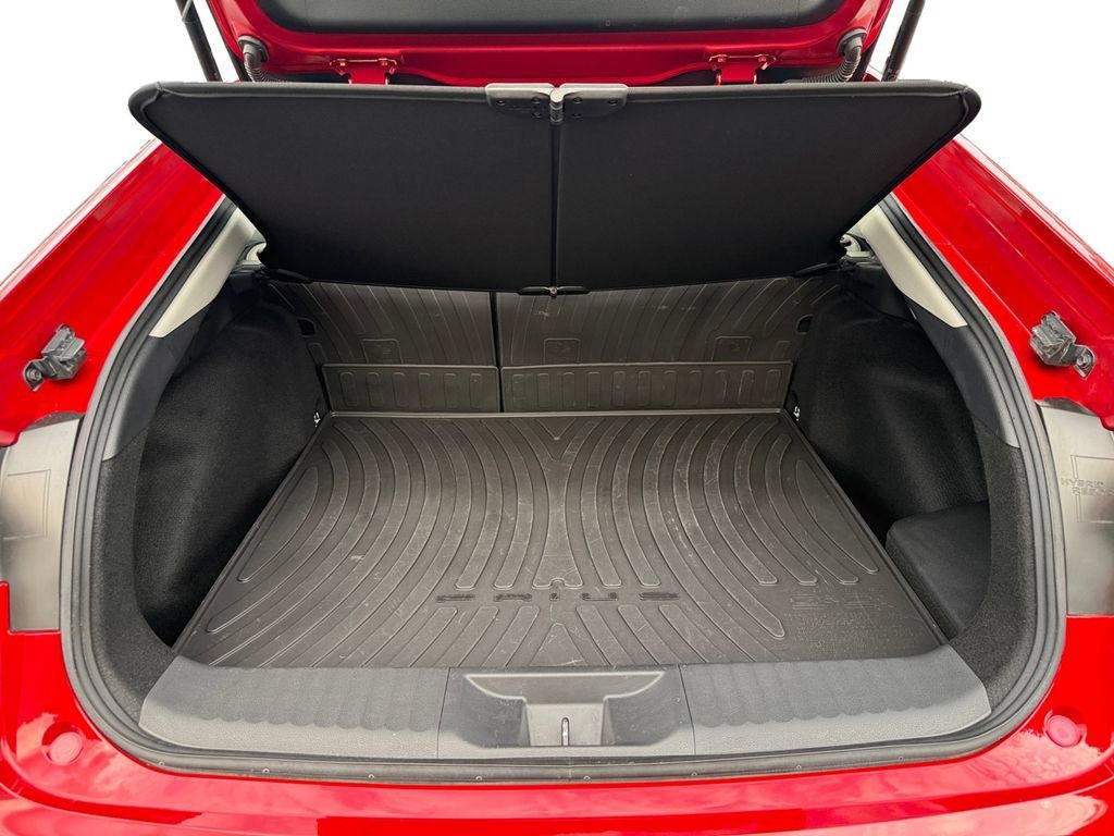 Used 2024 Toyota Prius XLE FWD image 29