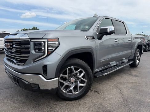 Used 2023 GMC Sierra 1500 SLT w/ SLT Premium Plus Package AWD/4WD image 2