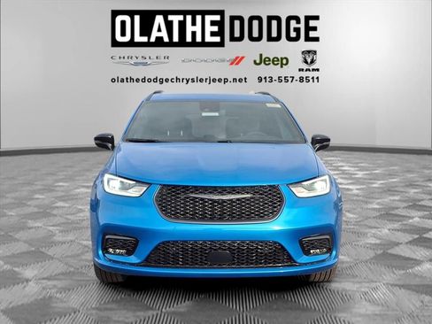 New 2026 Chrysler Pacifica Select image 30