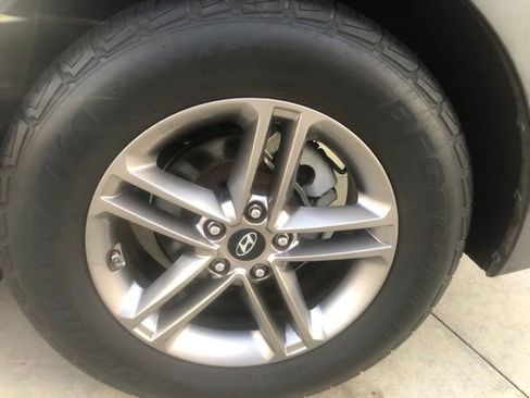 Used 2017 Hyundai Santa Fe Sport image 24