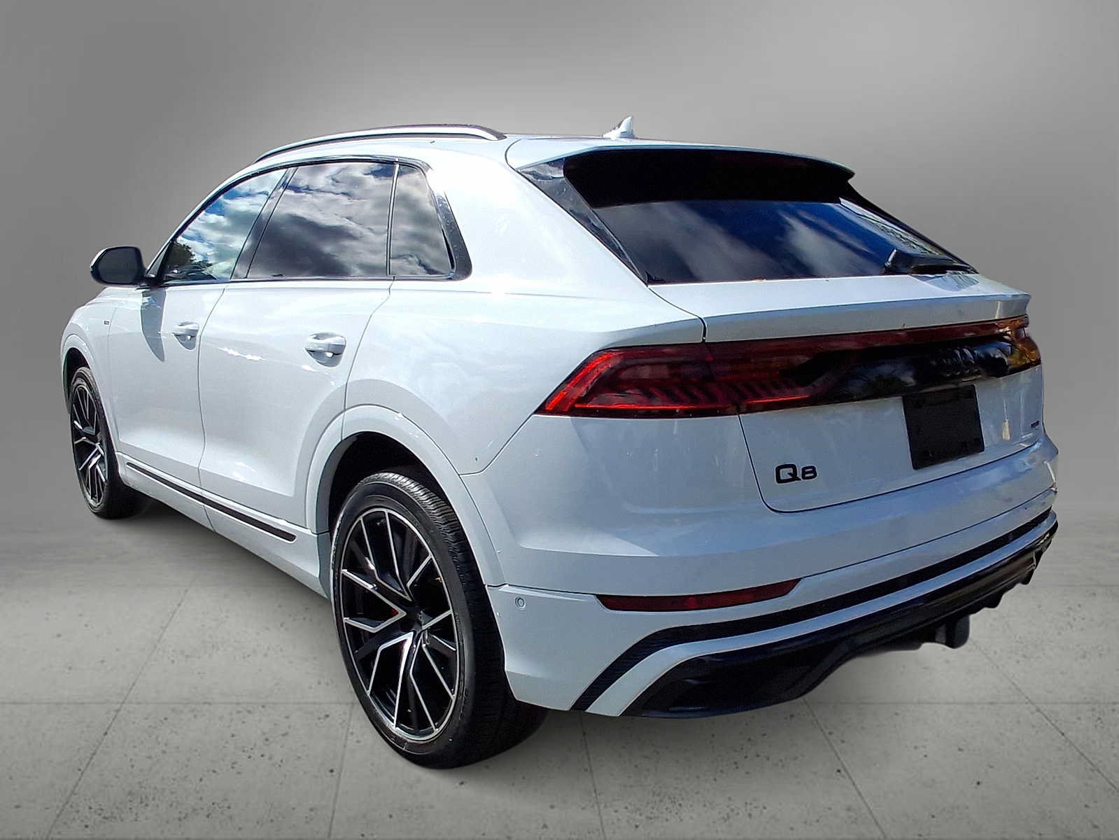 Used 2023 Audi Q8 Premium Plus AWD/4WD image 6