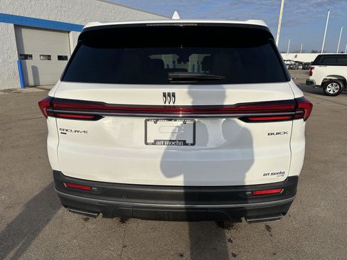 Used 2025 Buick Enclave Preferred image 4