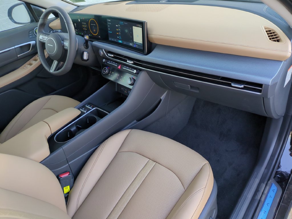 Used 2025 Hyundai Sonata Limited FWD image 10