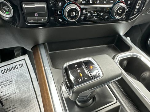 Used 2024 Chevrolet Silverado 1500 High Country w/ High Country Premium Package AWD/4WD image 82