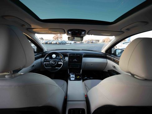 Used 2022 Hyundai Tucson Limited w/ Cargo Package image 19