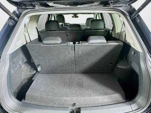 Used 2024 Volkswagen Tiguan SE image 29