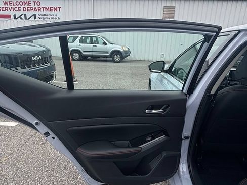 Used 2024 Nissan Altima 2.5 SR FWD image 16