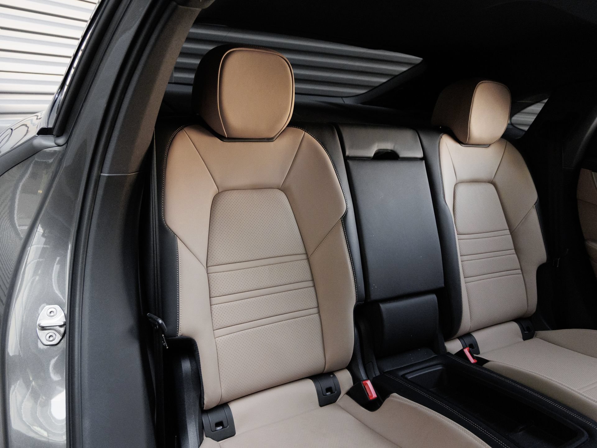 Certified 2025 Porsche Cayenne S AWD/4WD image 35