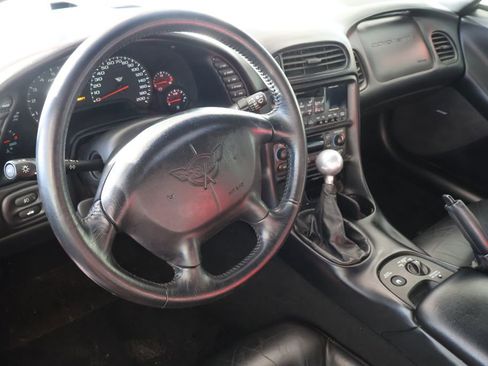 Used 2001 Chevrolet Corvette Base w/ Preferred Equipment Group2 image 33