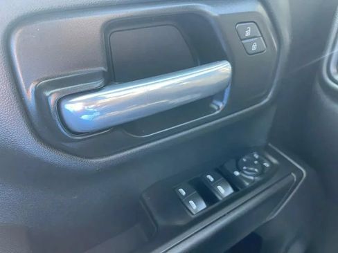 Used 2021 Chevrolet Silverado 1500 Custom Trail Boss AWD/4WD image 32