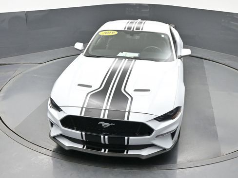 Used 2019 Ford Mustang Coupe w/ Equipment Group 101A RWD image 25