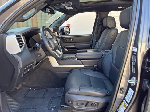 Used 2023 Toyota Sequoia Platinum AWD/4WD image 17