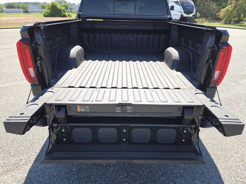 Used 2025 GMC Sierra 1500 Denali AWD/4WD image 25