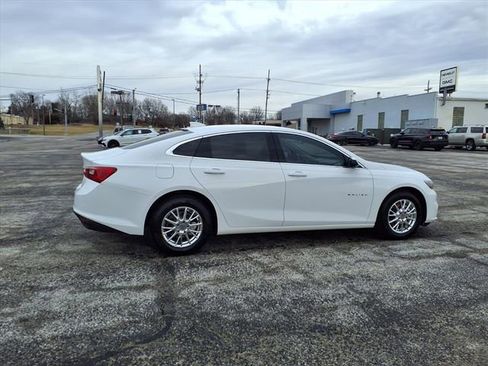 Used 2018 Chevrolet Malibu LS image 16