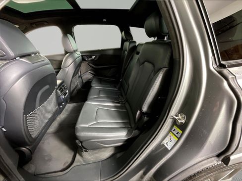 Used 2018 Audi Q7 3.0T Prestige w/ Prestige Package AWD/4WD image 22