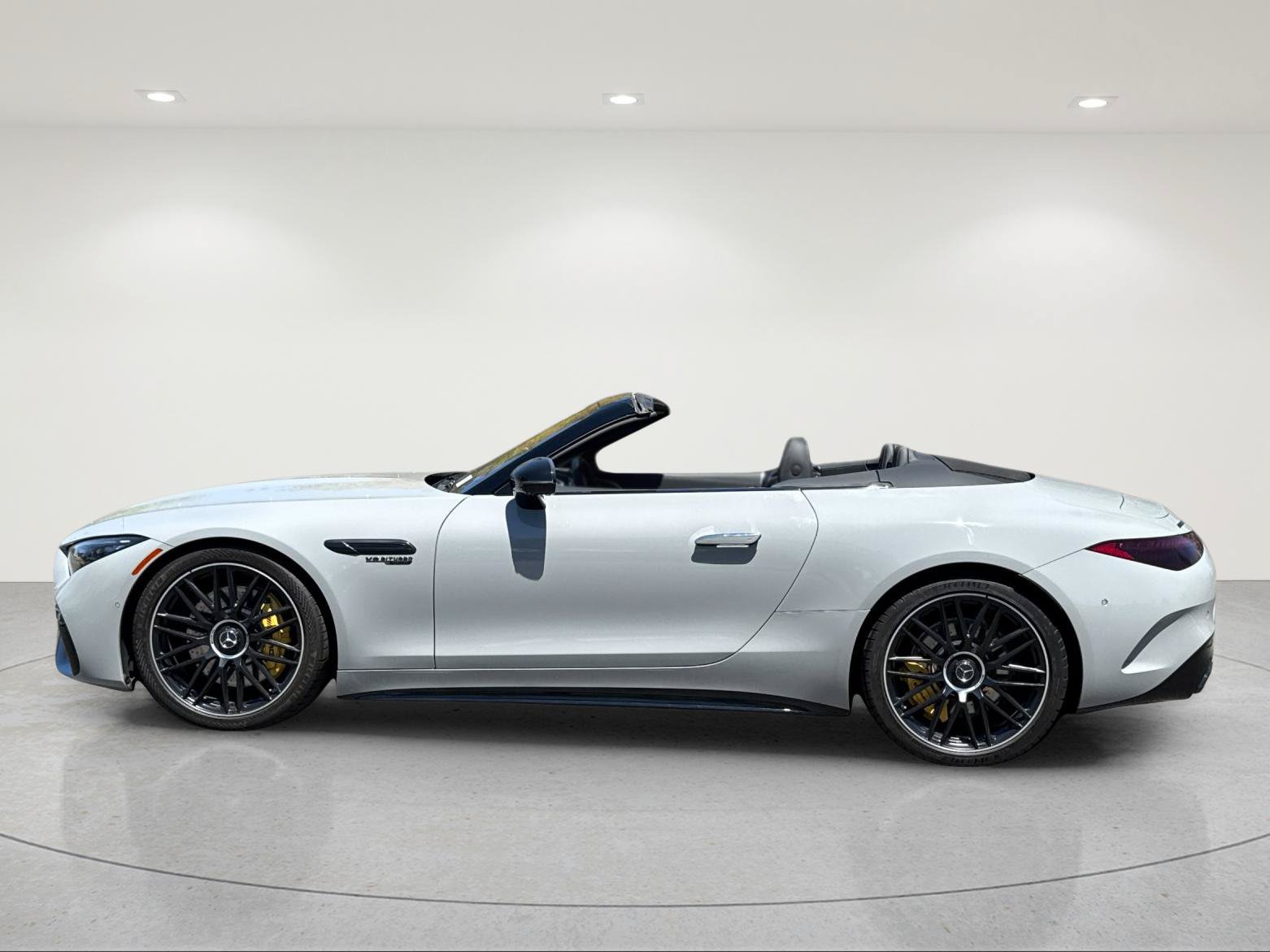Certified 2022 Mercedes-Benz SL 63 AMG 4MATIC image 2