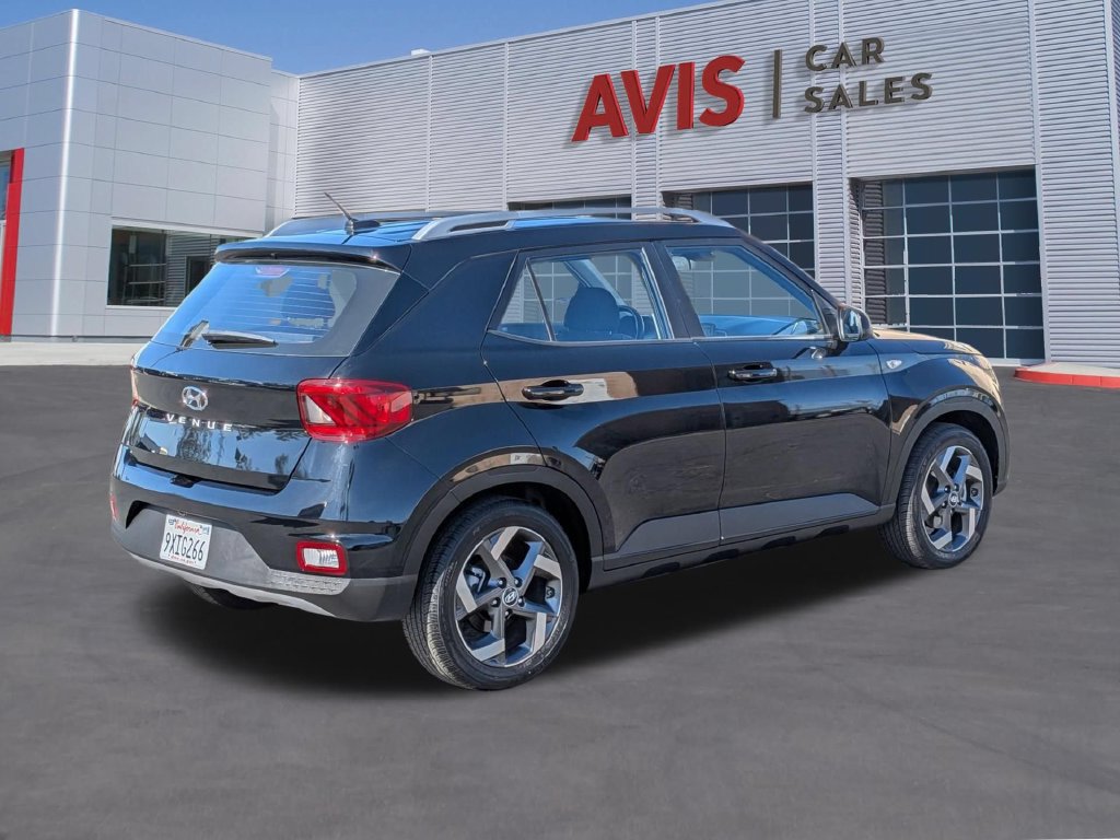 Used 2026 Hyundai Venue SEL FWD image 6