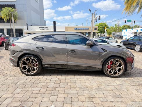 Used 2024 Lamborghini Urus Performante AWD/4WD image 11