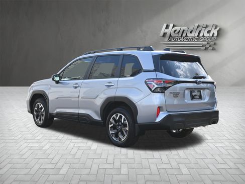 Certified 2025 Subaru Forester Premium w/ Convenience Package #2 image 7