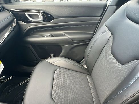 New 2026 Jeep Compass Latitude image 12