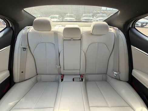 Used 2025 Genesis G70 2.5T image 38