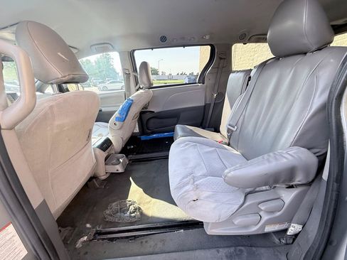 Used 2020 Toyota Sienna LE FWD image 12
