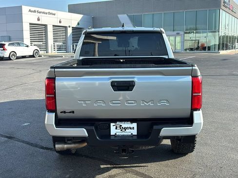 Used 2024 Toyota Tacoma TRD Off-Road AWD/4WD image 29