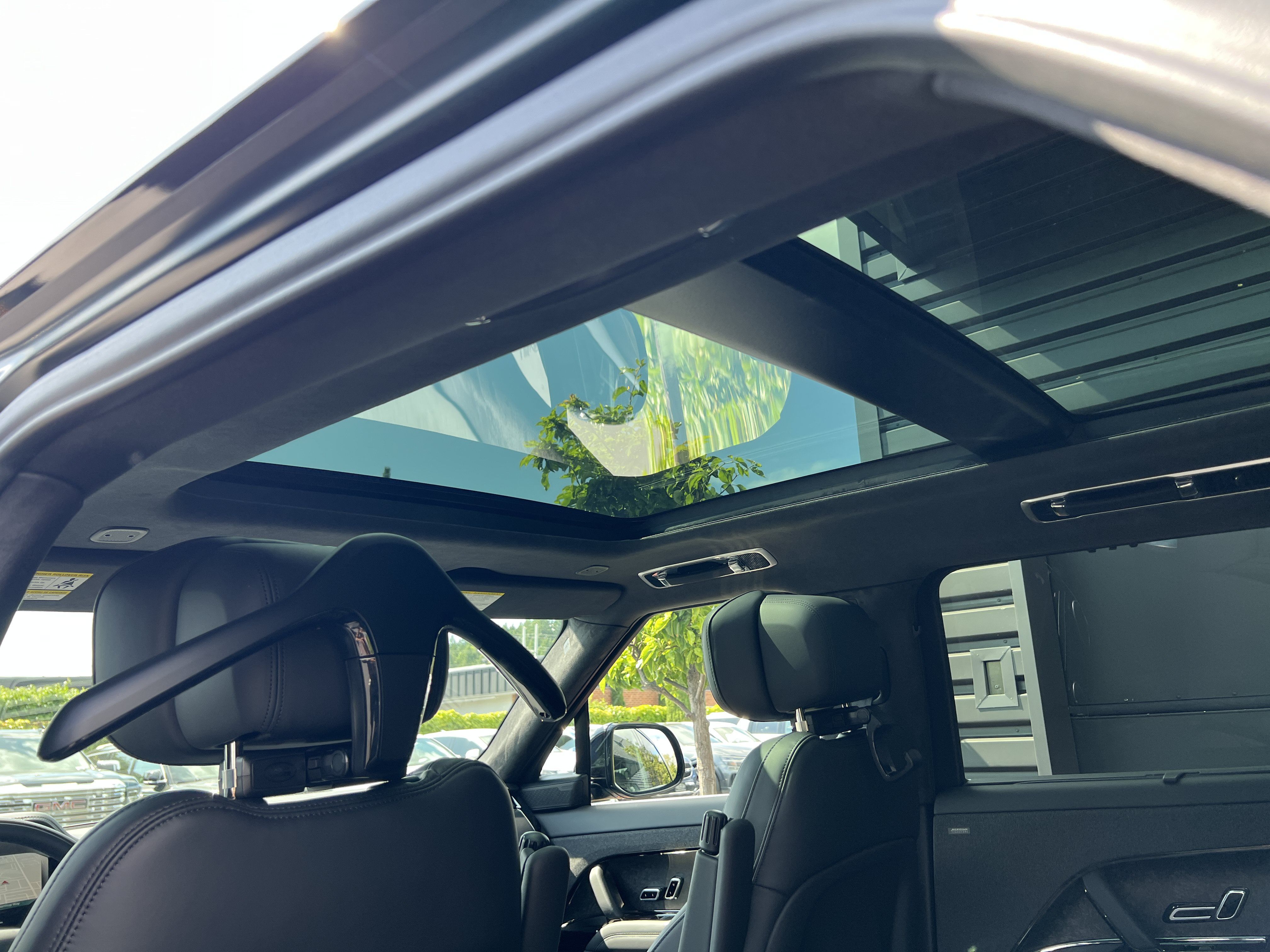 New 2025 Land Rover Range Rover Sport Autobiography AWD/4WD image 18