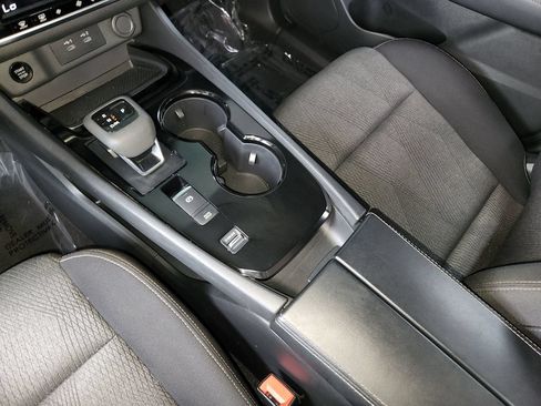 Used 2026 Nissan Rogue SV FWD image 22