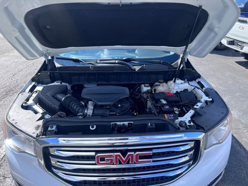 Used 2019 GMC Acadia SLT image 3